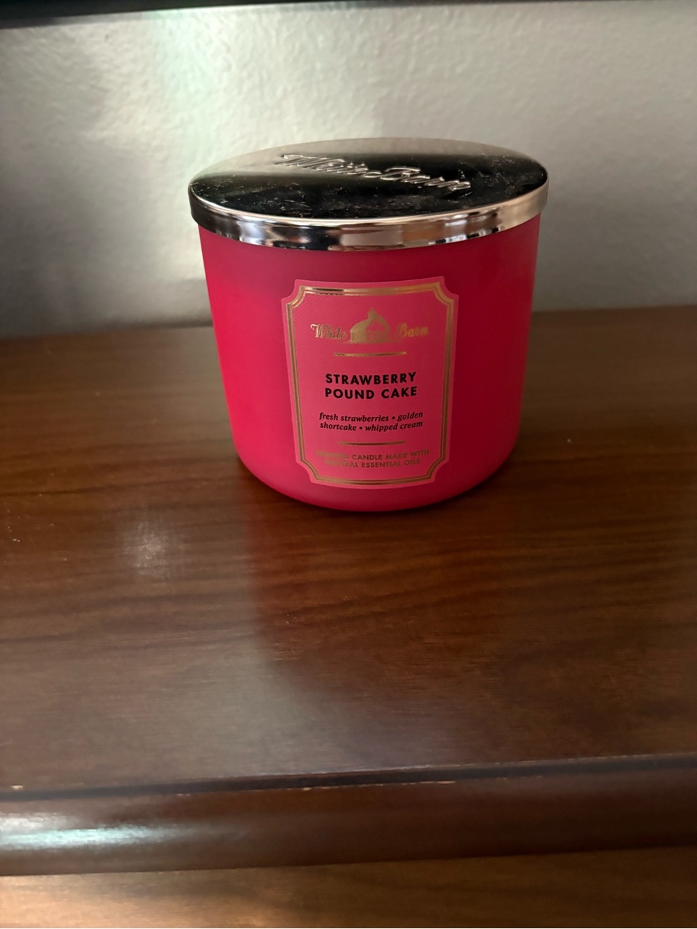 Bath & Body Works Strawberry Pound Cake Candle - Pink with Silver Lid NEW